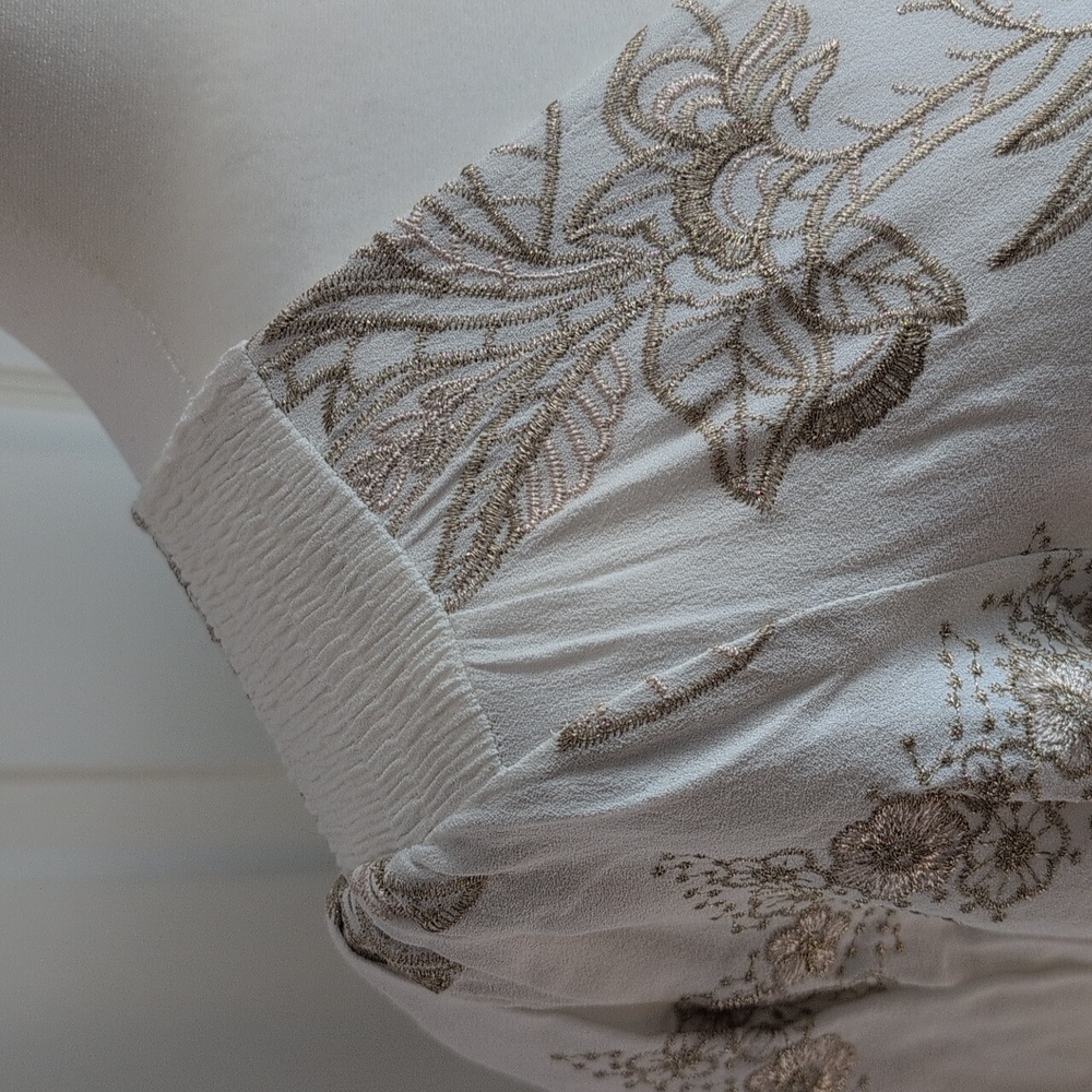 Hale Bob White Floral Embroidered Women's Top - Picture 8 of 10